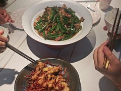 -阿瓦山寨·湘菜现炒·剁椒鱼头王(咸阳总店)