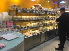 面包甜点陈列柜-凯司令西点房(虹桥路站店)