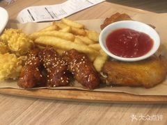 -必胜客(WOW中央公园店)