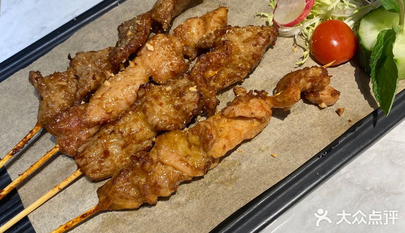 两人餐一共花了220,菜还剩很多吃不完