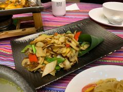 -香巴拉云南餐厅(华莱坞店)