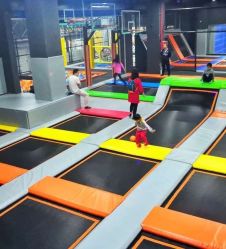 -蹦贝运动中心·蹦床·攀岩·闯关(龙岗店)