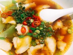 鲜椒水煮鱼-鹿港小镇(金虹桥国际中心店)