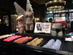 -Victoria's Secret(杭州湖滨银泰in77店)