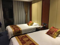 -紫东瑞亨酒店(牛市口地铁站店)