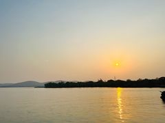 -君来湖滨饭店·玫瑰园