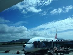 -西沃古尔·拉姆古兰爵士国际机场