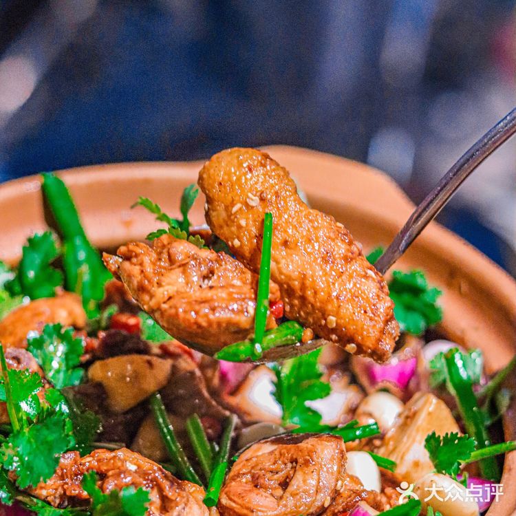 老廣榕樹頭·砂锅走地鸡煲|广东味道的代表❗