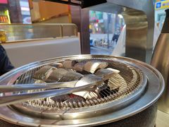 -围炉肉舍•炭烤活鳗•丹东海鲜烤肉(步行街店)