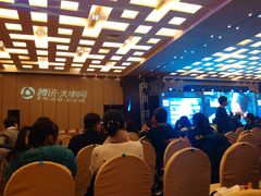 -上海龙之梦万丽酒店