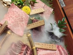 -山川小町·极番烧肉(新地假日广场店)