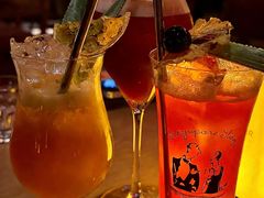 -FOUR PLAY BAR