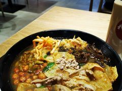 -粉探营螺蛳粉(长宁龙之梦店)