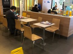 大堂-麦当劳(新世纪环球中心店)