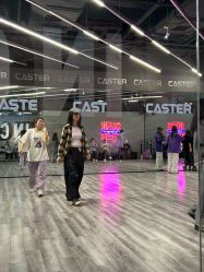 -CASTER跳舞俱乐部