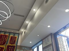 -半岛宠物医院24小时·内窥镜·牙科·碎石中心(府城大道店)