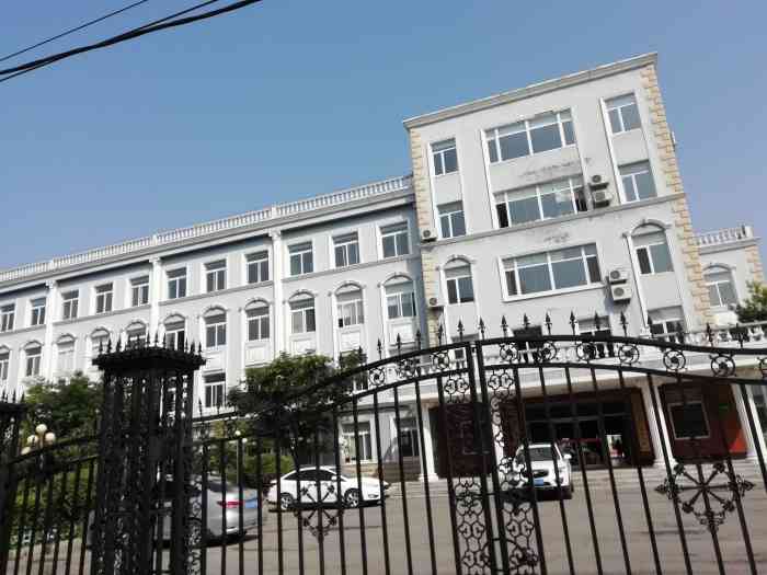 沈阳市青松中学-"我是这毕业的,以前是私立,老师就知道要钱.