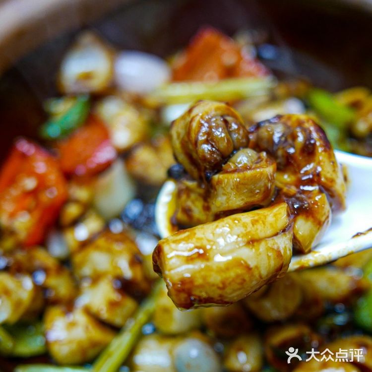 没有人可以拒绝得了一锅热辣辣的啫啫煲