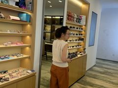 -三目眼镜·蔡司视觉合作店(青浦宝龙店)