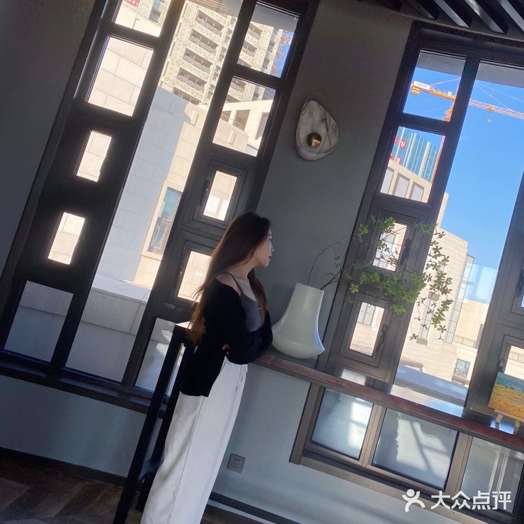 烟台探店|高颜值咖啡厅➕甜品巨棒!