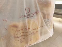 -顶东面包花园·生日蛋糕(世博店)