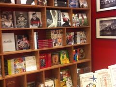 -乐蓬马歇百货公司(Rive Gauche)