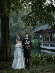 -易摄影婚纱摄影工作室