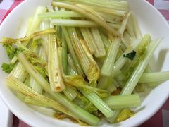 白灼西芹远-龙桥私厨·姜花菊花过桥鱼·顺德菜(容桂店)