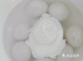 2个人的早餐分开做之一汤圆蛋