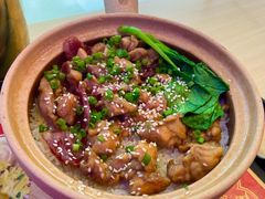腊肠滑鸡煲仔饭-赵财记·肠粉·煲仔饭(九龙城店)