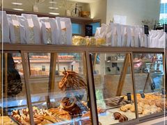 面包甜点陈列柜-Dough&Joe团憩(瑞虹天地月亮湾店)