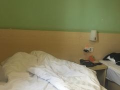 -7天酒店(上海江宁路地铁站玉佛寺店)