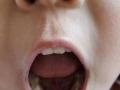 -瑞尔齿科(南京东路名人诊所)