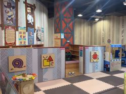 点击看大图 -卡通尼乐园(五彩世界店)