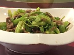 -新一家农家菜(华景新城店)
