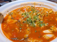 -魏铭鱼头捞饭(晋阳路店)