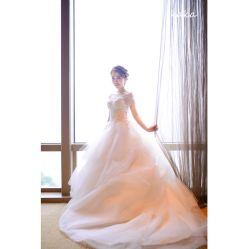 -Flora婚纱礼服定制租赁店