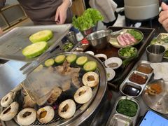 -围炉肉舍•炭烤活鳗•丹东海鲜烤肉(步行街店)