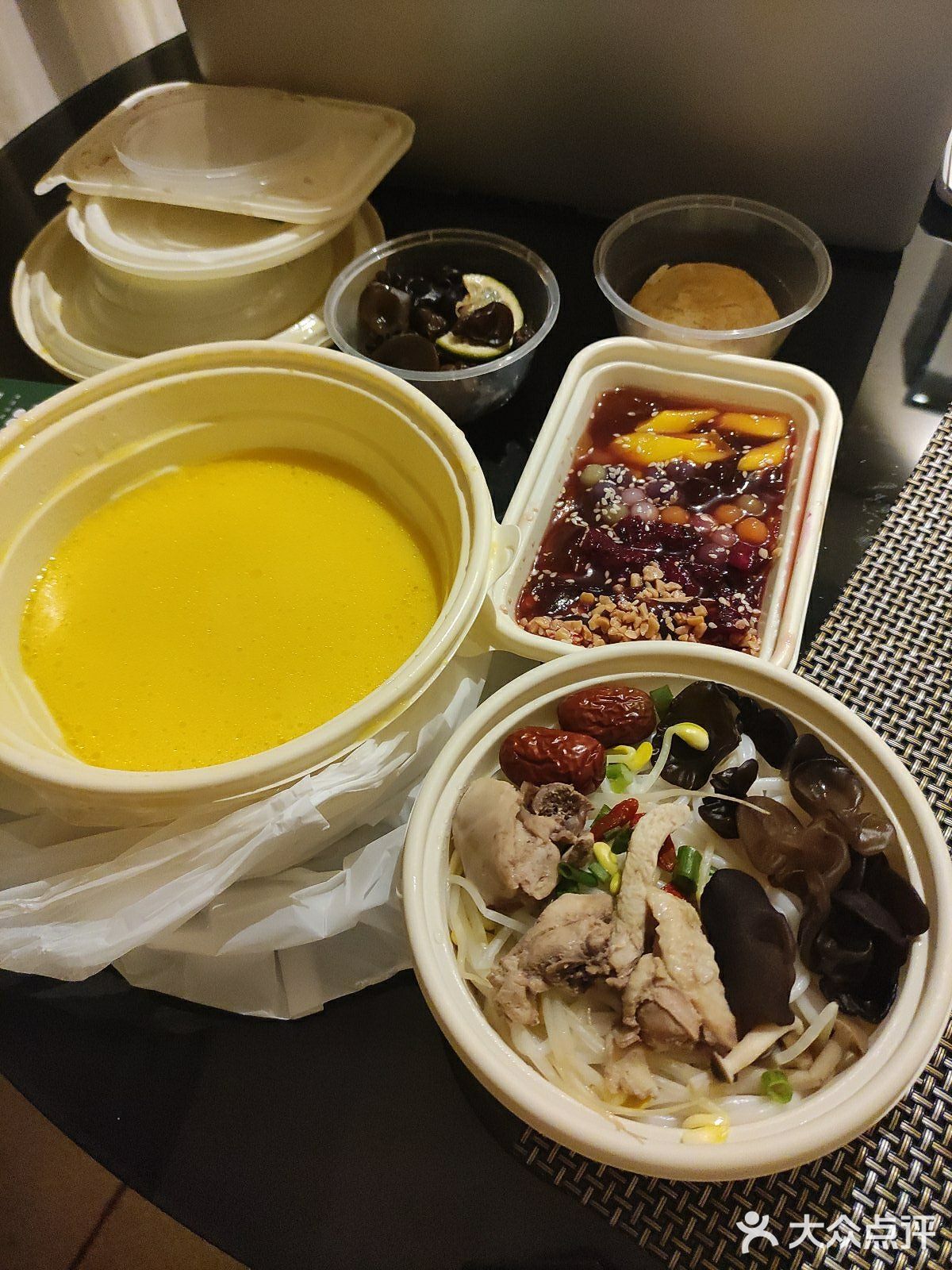 云海肴 外卖三十💰拥有花胶鸡🐔汤米线+冰粉+玫瑰饼🌸