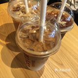 喜欢喝costa的拿铁☕️因为牛奶和咖啡的分层真的好看