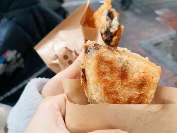 晓文三角饼(新华西路店)-"还是一般一般很一般.也算是很多人推荐的.