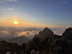 -黄山光明顶山庄