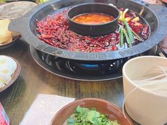 -黄潇洒老火锅(九眼桥宏济巷店)