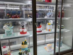 面包甜点陈列柜-你好独角兽·蛋糕甜品