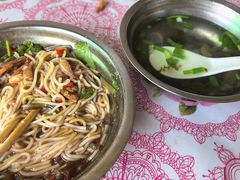 -灵山卢梅燕粉店