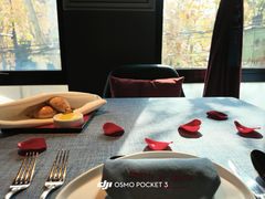 -弦月窗LUNETTE BY AMANDA(复兴路店)