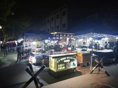 -吴山路夜市
