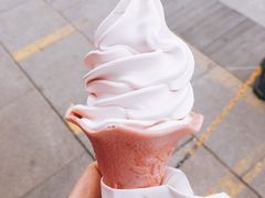 草莓甜筒-肯德基(天津奥城店)