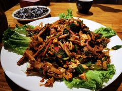 -老滇山寨•云南特色菜•地方菜•民族风情歌舞表演(金碧店)