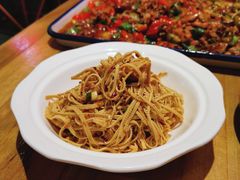韭香素千丝-兔槽江湖菜·重庆璧山兔(水围店)
